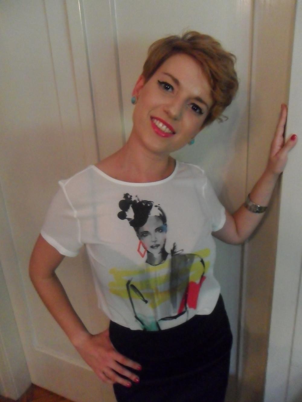 4P Short hair sexy girl