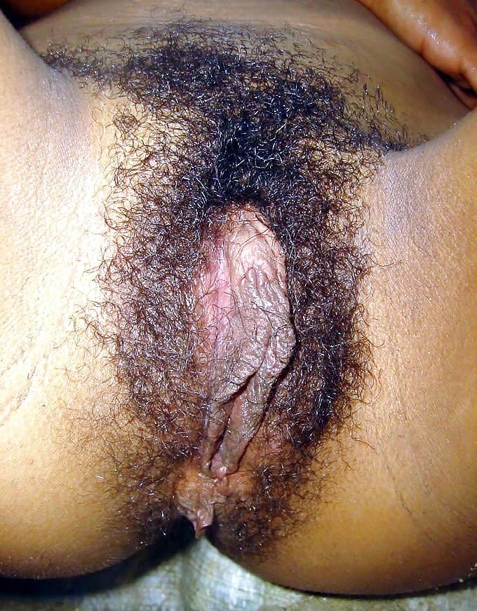 6P Beautiful black and hairy pussy
