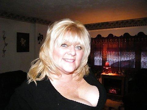 17P More bbw mature milf granny cleavage (non nude)