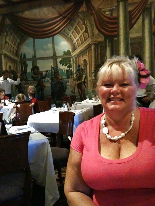 17P More bbw mature milf granny cleavage (non nude)