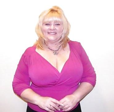 17P More bbw mature milf granny cleavage (non nude)