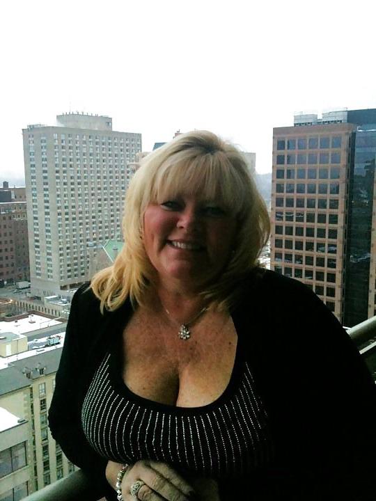 17P More bbw mature milf granny cleavage (non nude)