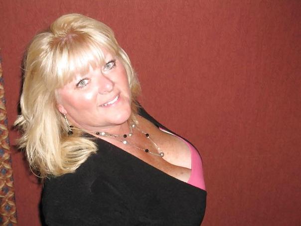 17P More bbw mature milf granny cleavage (non nude)