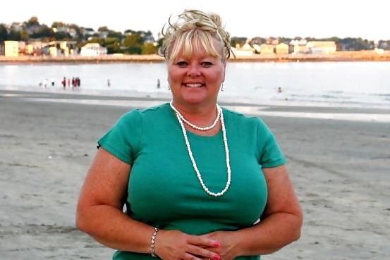 17P More bbw mature milf granny cleavage (non nude)