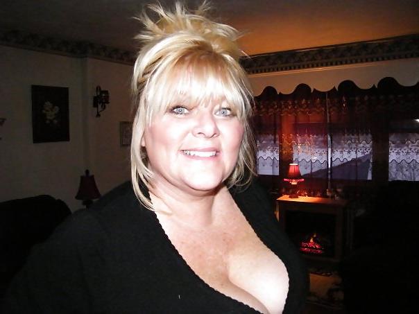 17P More bbw mature milf granny cleavage (non nude)
