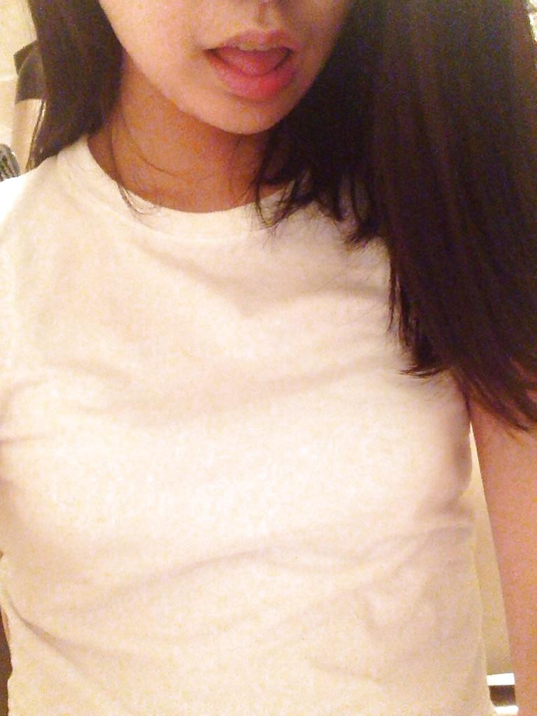 14P Korean slut nude