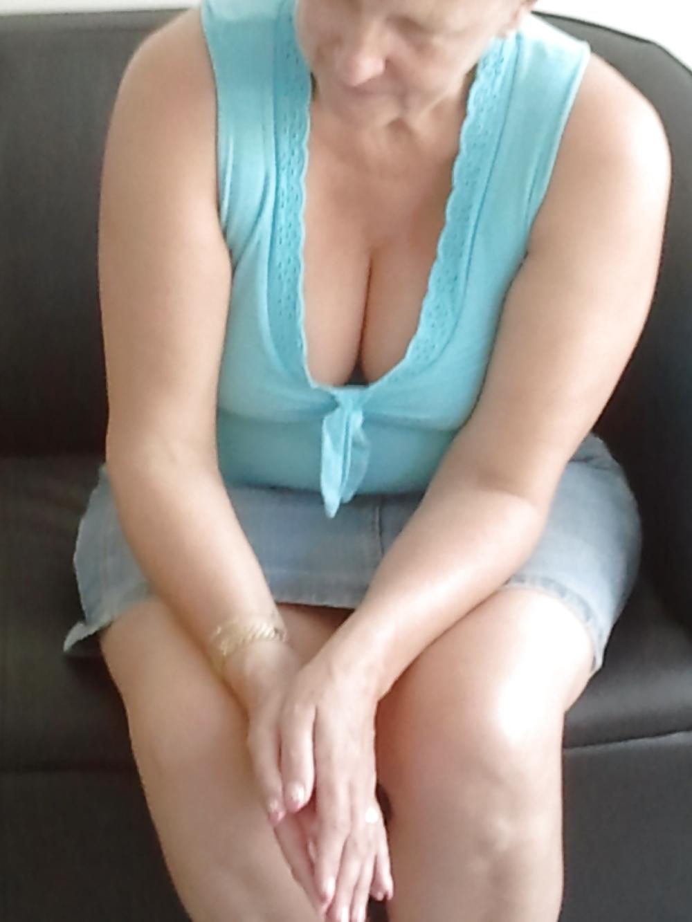 7P A british milf customer