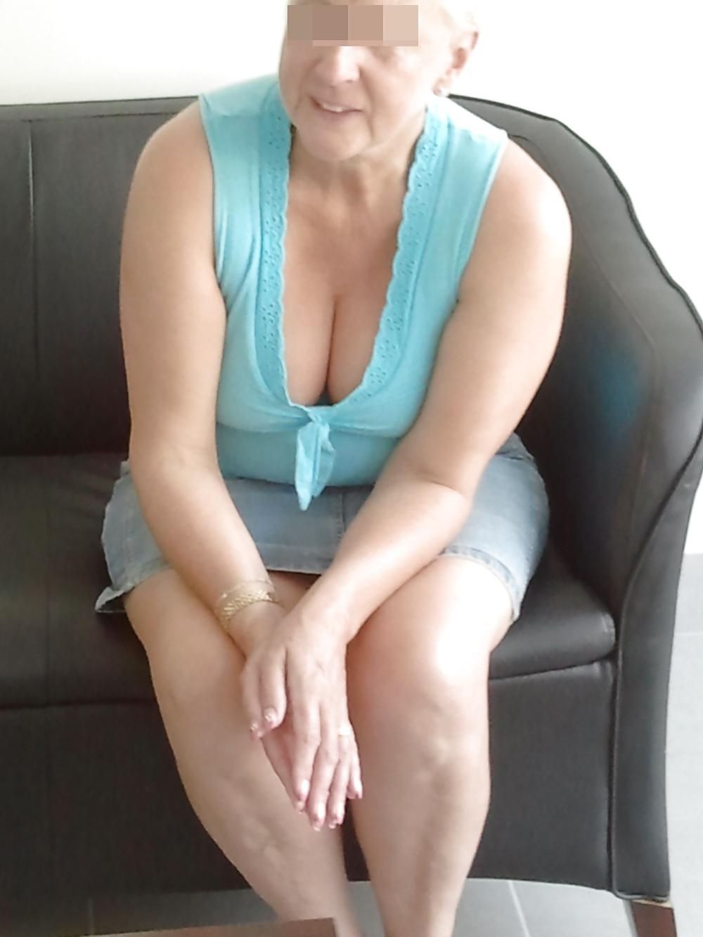 7P A british milf customer