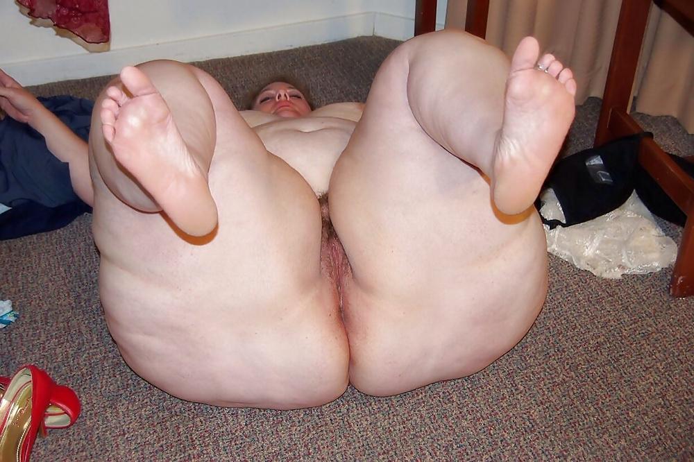 22P BBW FEET TOES SOLES  2