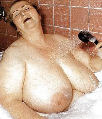 20P AMATEUR REIFT OMAS, BBW, GROßE BRÜSTE, GROßER ARSCH 32