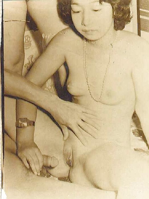 25P Vintage and Retro Asian Women 2