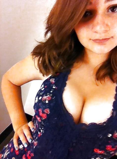 25P Cleavage & Stuff part.3
