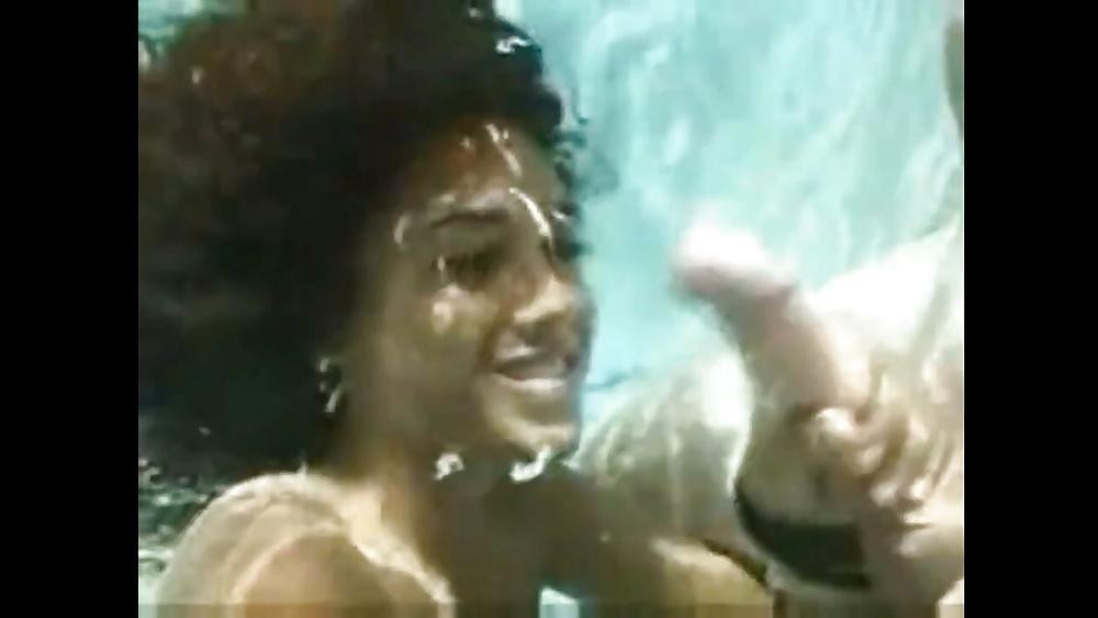 25P Underwater blowjobs