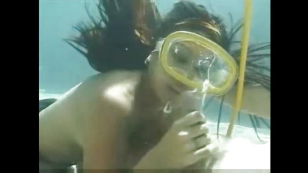 25P Underwater blowjobs