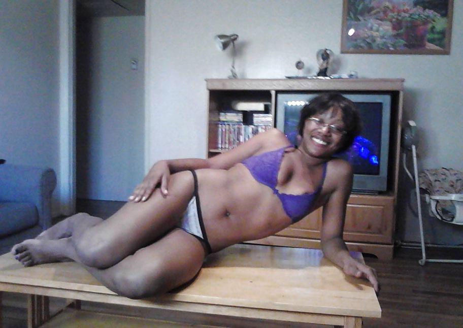 4P Black mature ass