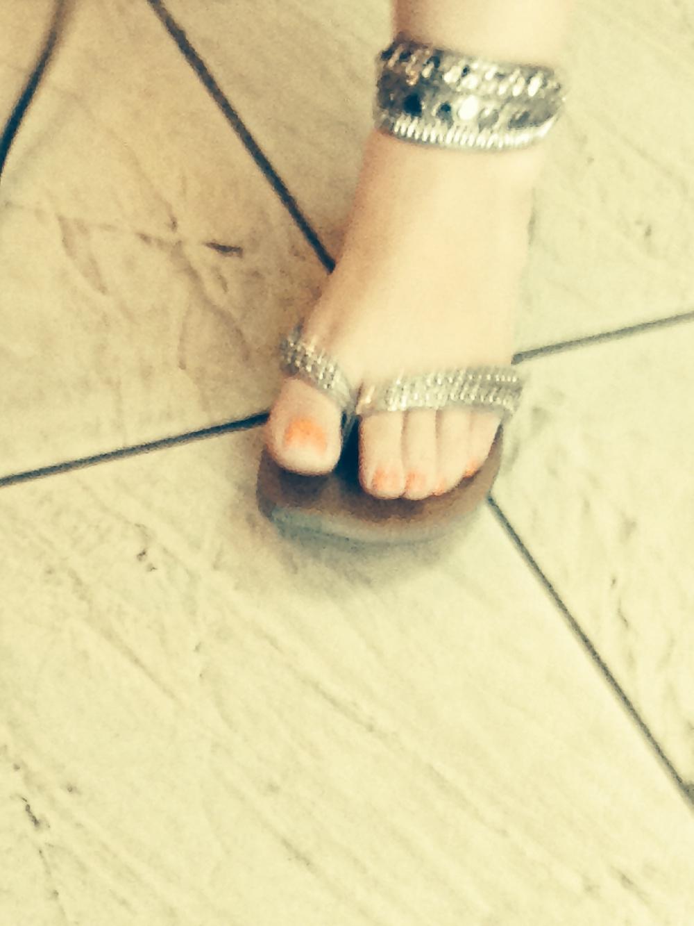 25P Foot fetish, Sandals, bare feet, toes3