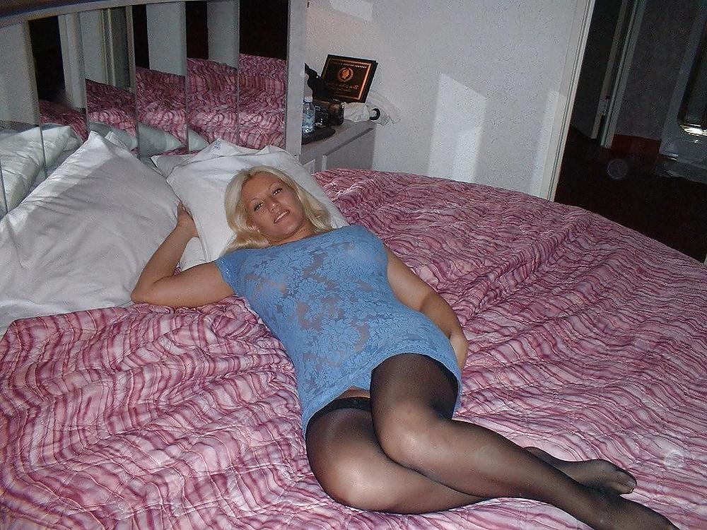 25P Classy girl in stockings