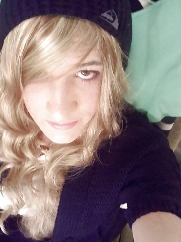 17P Cute Young Transsexual (AMATEUR)
