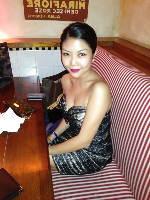 25P Sexy asian MILFS