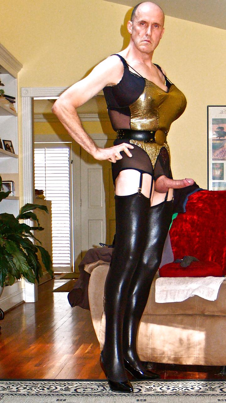25P 20140719 black and gold