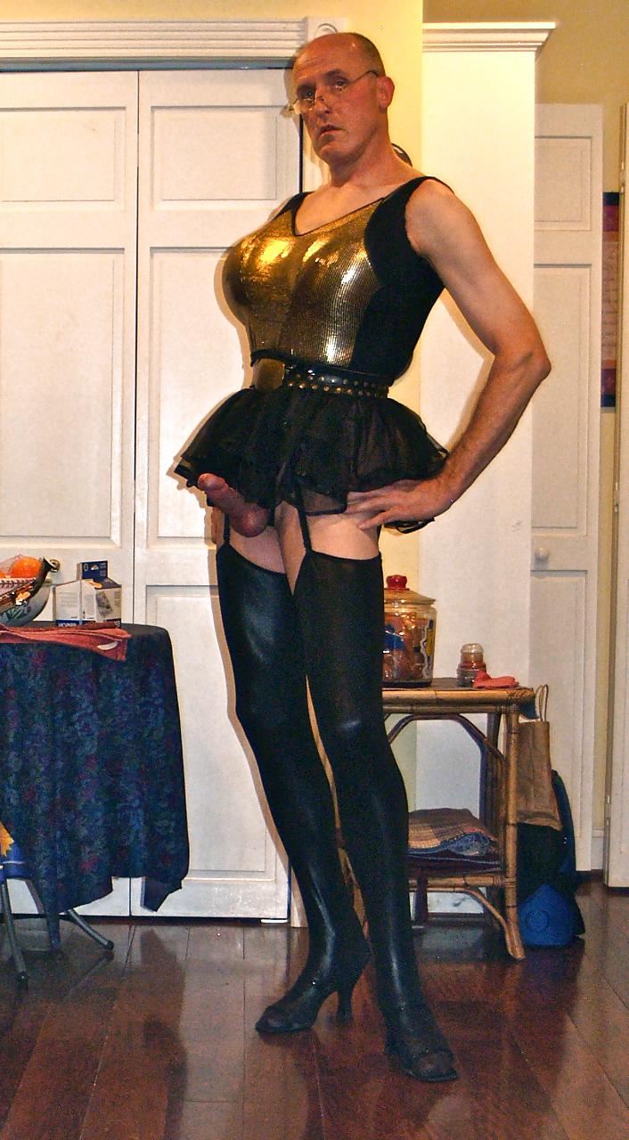 25P 20140719 black and gold