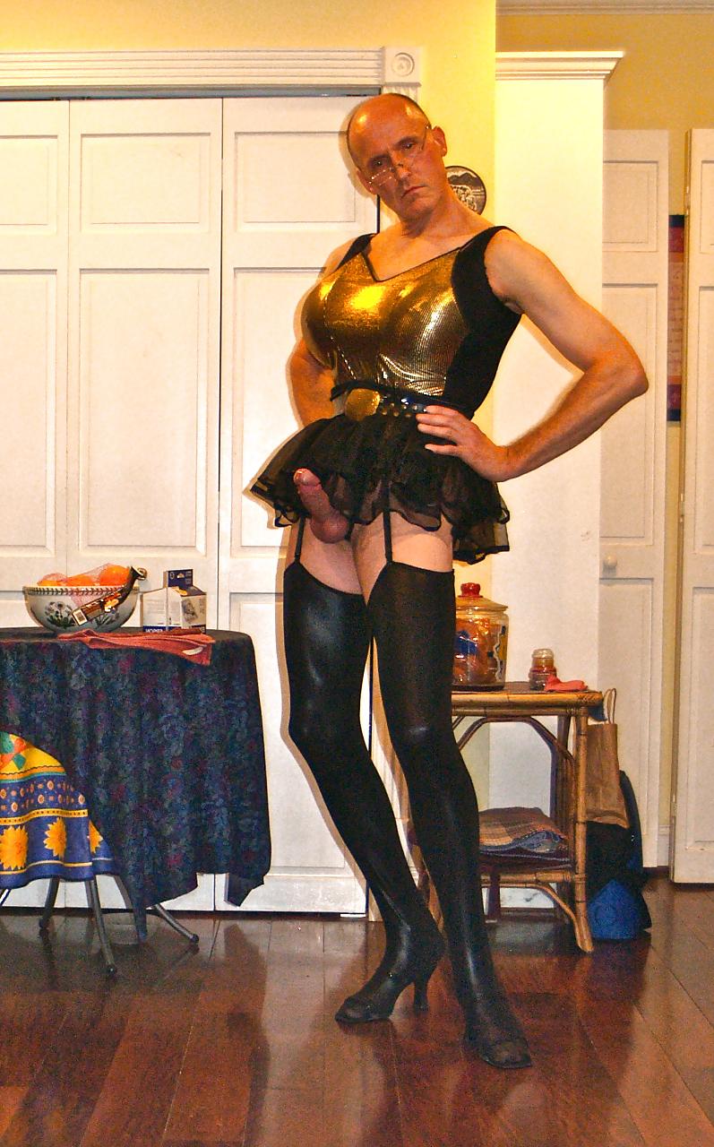 25P 20140719 black and gold