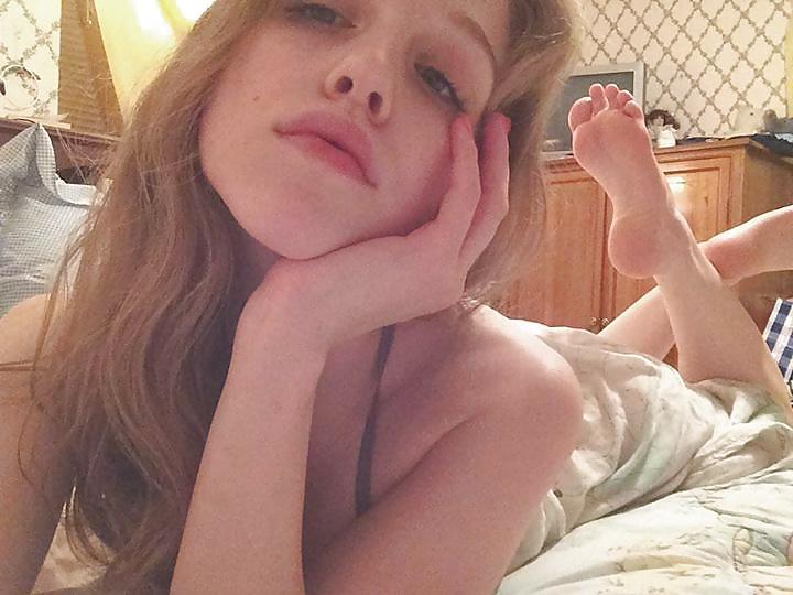 25P Sexy Teens Feet