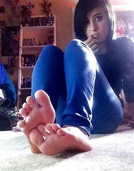 25P Sexy Teens Feet