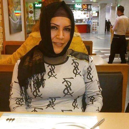 8P Turkish gallery hijab