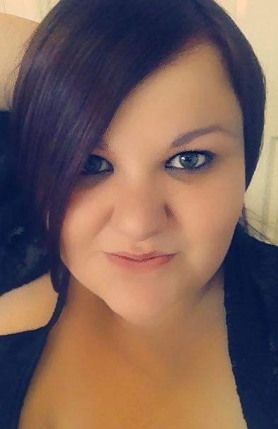 25P Busty British Girl