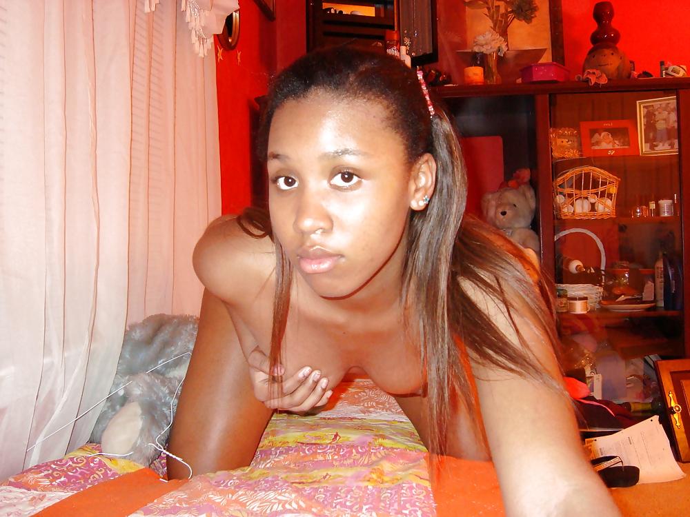 12P Black girl (friends girl Amy )