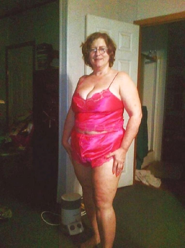 25P Grannies BBW Matures #95