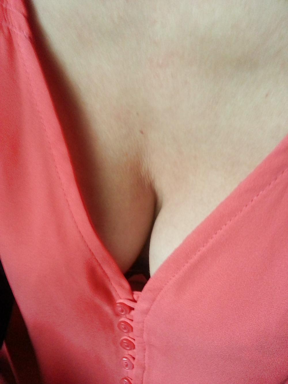 12P Open blouse and low cut top cleavage