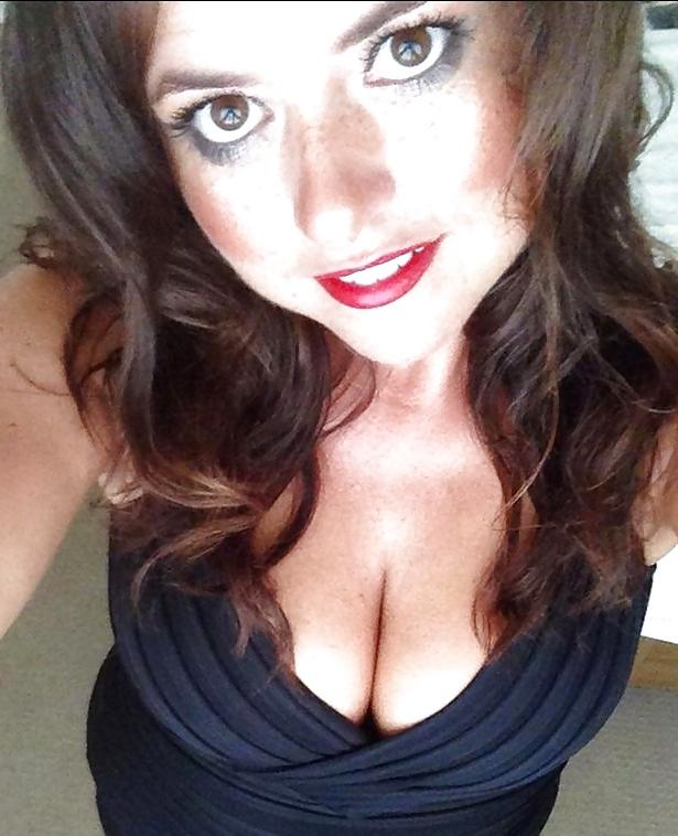 14P Karen Danczuk (British Selfie Queen)