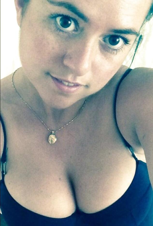 14P Karen Danczuk (British Selfie Queen)