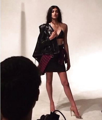 25P British Indian Model - AND HER MUM! -FOR COMMENTS