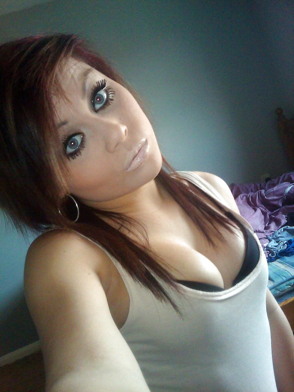 25P Busty Teens Cleavage 5