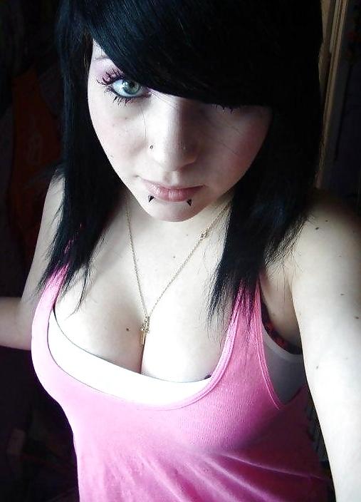 25P Busty Teens Cleavage 5