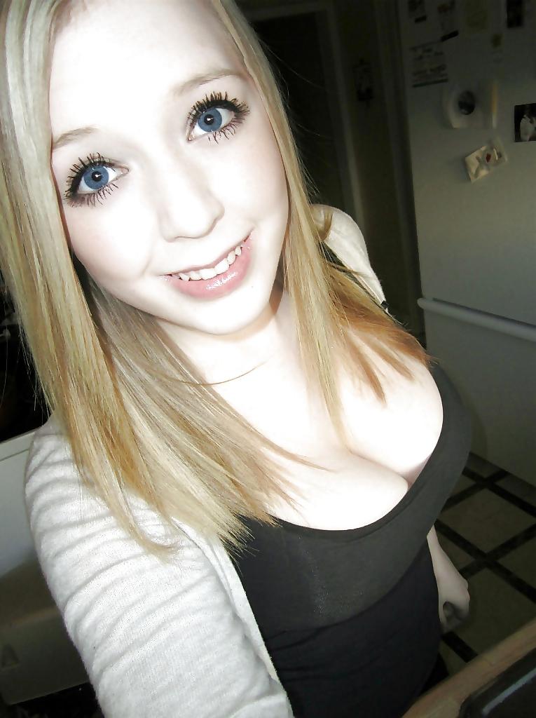 25P Busty Teens Cleavage 5