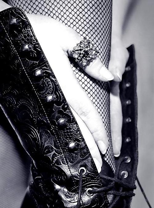 24P Gothic
