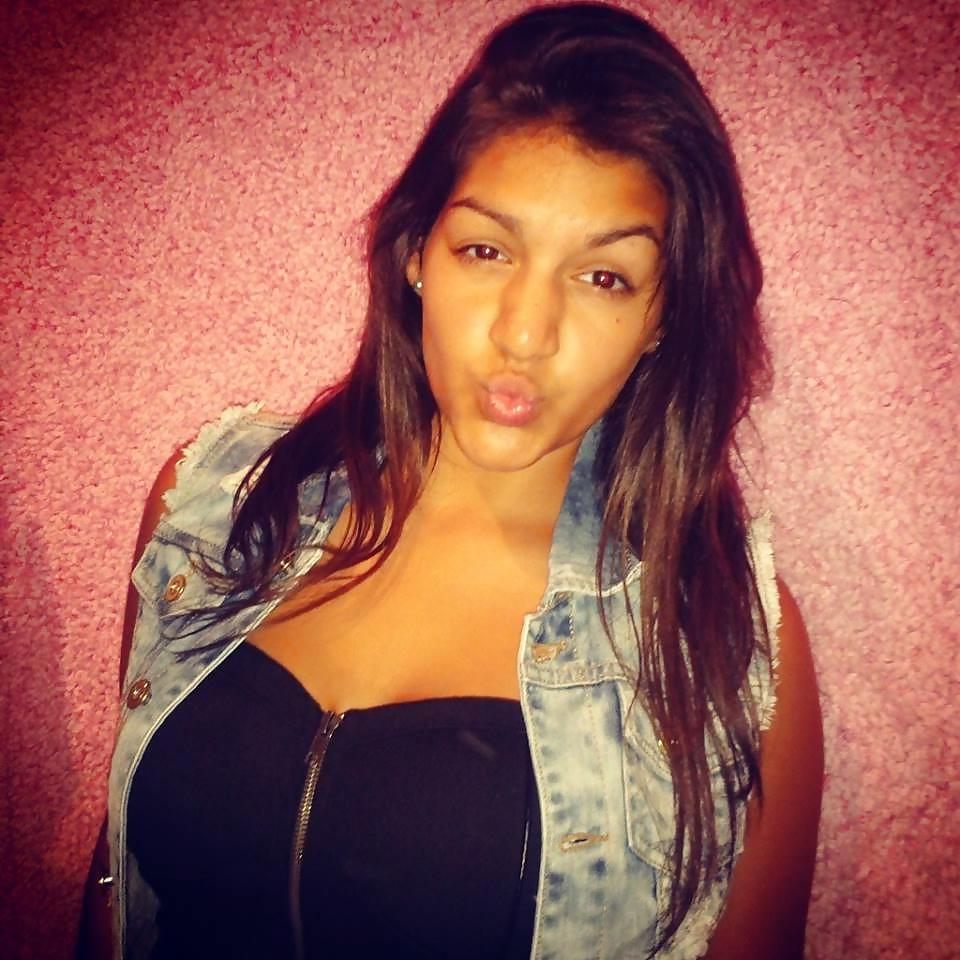 25P Gipsy whores, kissing lips
