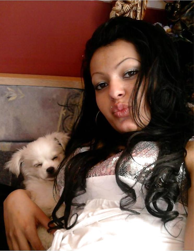 25P Gipsy whores, kissing lips