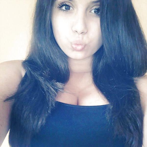 25P Gipsy whores, kissing lips