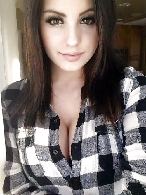 25P Sexy Cleavage 57