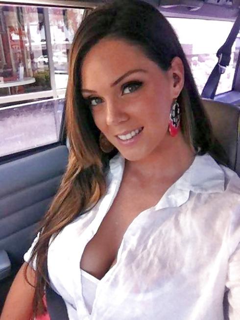 25P Sexy Cleavage 57