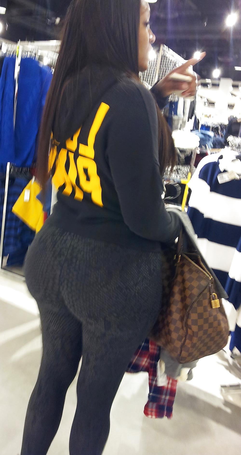 9P Really Big Phat Booty in Leggings Black MILF