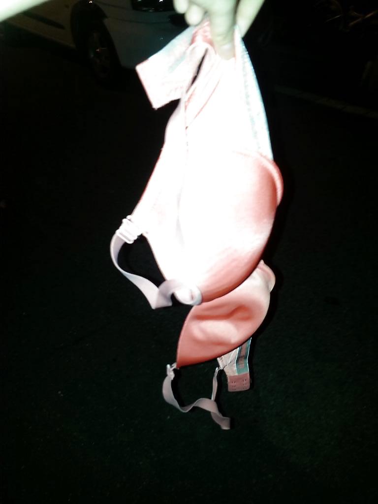 16P Korean girl flashing in public