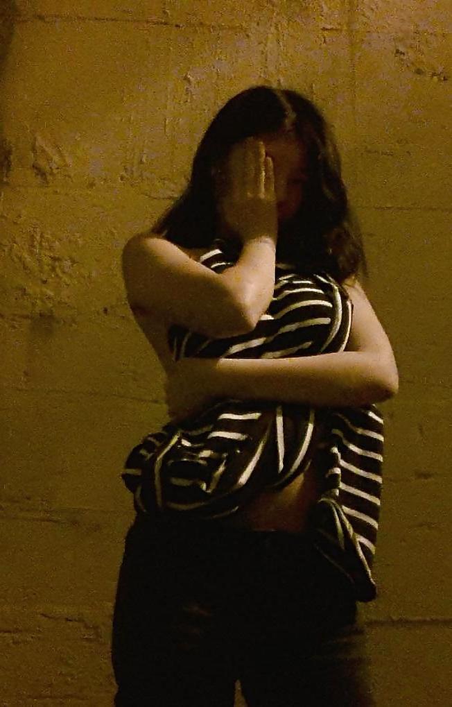 16P Korean girl flashing in public