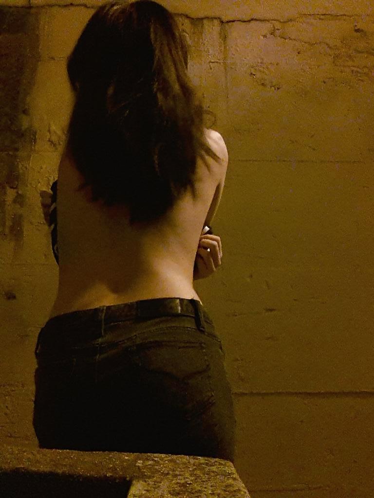 16P Korean girl flashing in public