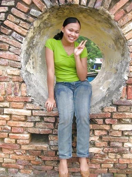 19P Asian shaved girl 03